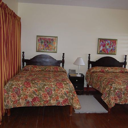 Inn At Shaw Park Gardens & Waterfalls オーチョ・リオス エクステリア 写真